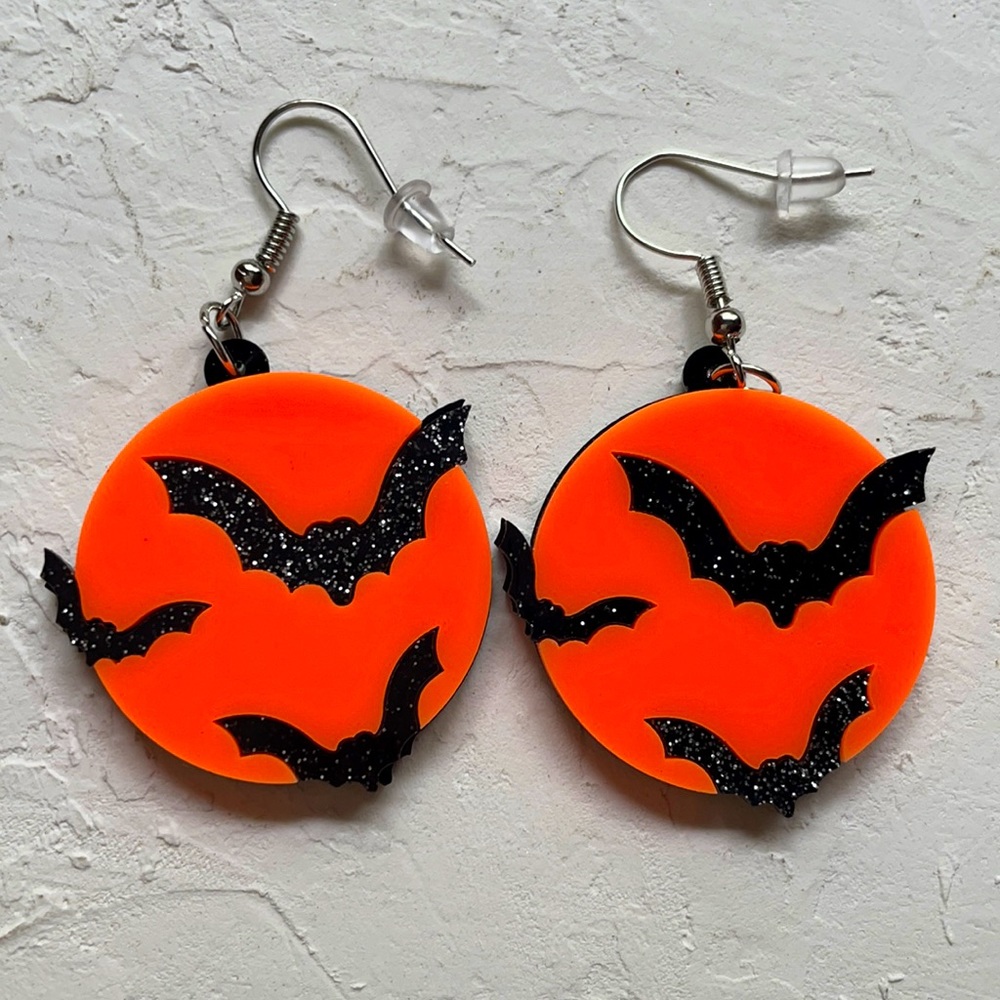 5 for $25 New Halloween bats 🦇 earrings